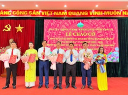 XÃ BA VÌ TỔ CHỨC LỄ CHÀO CỜ THÁNG 10 VÀ CÔNG BỐ QUYẾT ĐỊNH BỔ SUNG BAN CHẤP HÀNH ĐẢNG BỘ NHIỆM KỲ 2025–2030
