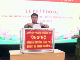 Công an phường Chương Mỹ tổ chức Lễ chào cờ tháng 10; phát động ủng hộ đồng bào và các địa phương bị thiệt hại do bão số 10