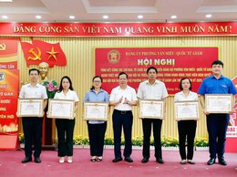 ĐOÀN TNCS HỒ CHÍ MINH PHƯỜNG VĂN MIẾU – QUỐC TỬ GIÁM ĐƯỢC KHEN THƯỞNG TRONG CÔNG TÁC PHỤC VỤ ĐẠI HỘI ĐẠI BIỂU ĐẢNG BỘ PHƯỜNG LẦN THỨ I, NHIỆM KỲ 2025-2030