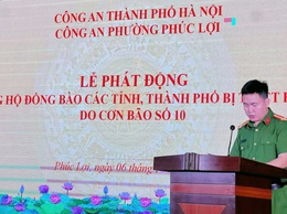 Công an phường Phúc Lợi tổ chức chào cờ và phát động ủng hộ đồng bào bị thiệt hại do bão số 10