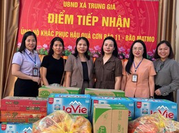 CHUNG TAY HỖ TRỢ NHÂN DÂN XÃ TRUNG GIÃ KHẮC PHỤC ẢNH HƯỞNG MƯA BÃO 