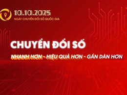 Công dân phường thay khung hình hưởng ứng Ngày Chuyển đổi số quốc gia