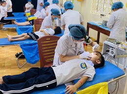 Ngày hội chăm sóc sức khỏe răng miệng cho học sinh Trường Tiểu học Nguyễn Du