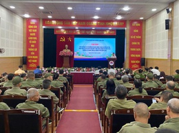 UBND phường Long Biên tổ chức Hội nghị Giao ban BCĐ 197 phường và lực lượng tham gia bảo vệ an ninh trật tự cơ sở về kết quả thực hiện các nhiệm vụ trong quý III/2025 và triển khai nhiệm vụ trọng tâm 03 tháng cuối năm 2025