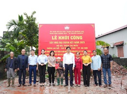 UB MTTQ xã Quảng Oai khởi công Nhà Đại đoàn kết, trao hỗ trợ sinh kế cho hộ cận nghèo và hoàn cảnh khó khăn