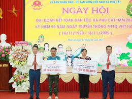 Phú Cát chăm lo đời sống nhân dân qua Ngày hội Đại đoàn kết toàn dân tộc 18/11