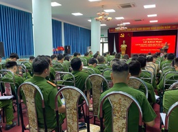 Công an phường Xuân Phương hoàn thành huấn luyện, kiểm tra điều lệnh, quân sự, võ thuật CAND năm 2025.