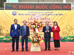 Trường Trung cấp Kinh tế- Kỹ thuật Phan Chu Trinh kỷ niệm ngày nhà giáo Việt Nam 20-11