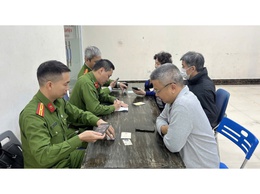 PHƯỜNG GIẢNG VÕ TĂNG CƯỜNG TỔNG RÀ SOÁT, LÀM SẠCH DỮ LIỆU ĐĂNG KÝ PHƯƠNG TIỆN VÀ GIẤY PHÉP LÁI XE