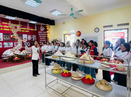 ĐÓN TIẾP ĐOÀN CÔNG TY COCA-COLA VIỆT NAM THAM QUAN KHU TRƯNG BÀY SẢN PHẨM TRUYỀN THỐNG NÓN LÁ VĨNH THỊNH