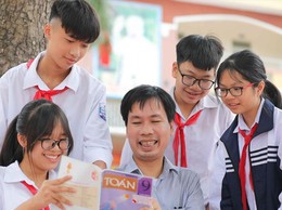 Thầy giáo khuyết tật truyền “ngọn lửa” đam mê môn Toán cho học sinh