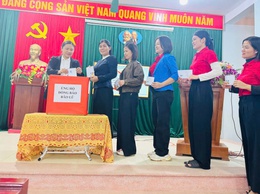 Trường Mầm non Sơn Đông chia sẻ cùng nhân dân miền Trung – Tây Nguyên