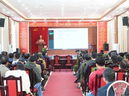 UBND XÃ TỔ CHỨC HỘI NGHỊ ĐÔN ĐỐC TIẾN ĐỘ LÀM SẠCH DỮ LIỆU GPLX, ĐĂNG KÝ XE MÁY