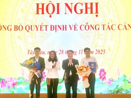 UBND phường Tây Tựu công bố quyết định về công tác cán bộ