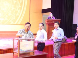 Cán bộ và nhân dân xã Quang Minh xã Quang Minh ủng hộ đồng bào miền Trung - Tây Nguyên khắc phục hậu quả do mưa lũ