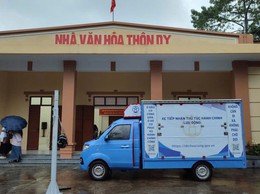 Mô hình “Dịch vụ công lưu động” đến phục vụ người dân thôn Dy, xã Ba Vì, thành phố Hà Nội