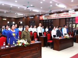 Đảng bộ xã Yên Xuân trao Huy hiệu Đảng 50, 45 năm tuổi Đảng đợt 7/11/2025