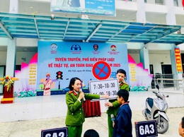 TRƯỜNG THCS THƯỢNG CÁT TỔ CHỨC TUYÊN TRUYỀN, PHỔ BIẾN PHÁP LUẬT VỀ TRẬT TỰ, AN TOÀN GIAO THÔNG NĂM 2025