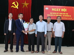 Đồng chí Tống Văn Thái - Ủy viên Ban thường vụ Đảng ủy, Phó chủ tịch thường trực UBND xã dự Ngày hội đại đoàn kết toàn dân tộc tại khu dân cư Thôn Mát