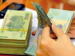 UBND xã Tam Hưng thực hiện rà soát thông tin, chế độ tiền lương, thưởng theo quy định của pháp luật đối với các doanh nghiệp trên địa bàn