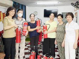 Bí thư chi bộ gương mẫu