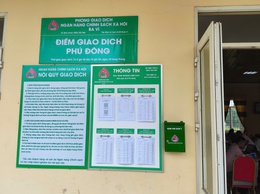 Khách vay vốn tại Ngân hàng Chính sách xã hội được giảm 2% lãi suất do ảnh hưởng của cơn bão số 12