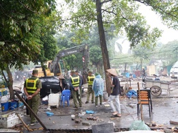 Xã Quang Minh ra quân giải tỏa hành lang giao thông, lập lại trật tự đô thị