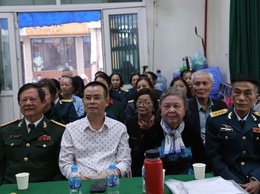 Tận tụy, hết lòng vì công tác từ thiện