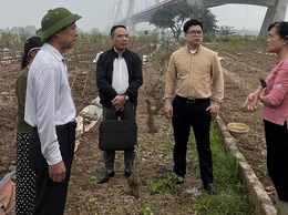 NHCSXH Tây Hồ kịp thời hỗ trợ người dân phường Phú Thượng khắc phục hậu quả mưa lũ