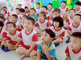 Giảm thiểu mất cân bằng giới tính khi sinh, đưa tỷ số giới tính khi sinh về mức cân bằng tự nhiên