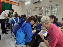 ĐOÀN PHƯỜNG KIM LIÊN HỖ TRỢ CHI BỘ THỰC HIỆN NỘP ĐẢNG PHÍ TRỰC TUYẾN – THÚC ĐẨY CHUYỂN ĐỔI SỐ TRONG CÔNG TÁC ĐẢNG