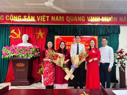 Chi bô trường Tiểu học Thúy Lĩnh tổ chức Lễ kết nạp đảng viên mới