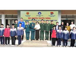 Hội CCB và Đoàn TN xã Vĩnh Thanh phối hợp với Trường Trung học cơ sở Tàm Xá tổ chức Hội nghị 