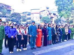 PHƯỜNG HOÀN KIẾM DÂNG HƯƠNG TƯỞNG NIỆM CÁC ANH HÙNG LIỆT SĨ, NHÂN DỊP KỶ NIỆM 79 NĂM NGÀY TOÀN QUỐC KHÁNG CHIẾN (19/12/1946 – 19/12/2025)