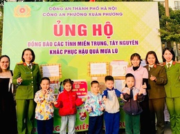 Công an phường Xuân Phương phát động phong trào ủng hộ đồng bào các tỉnh miền Trung, Tây Nguyên bị thiệt hại do mưa lũ.