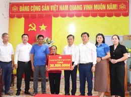 Bí thư Chi bộ tận tụy, trách nhiệm vì sự phát triển bền vững của địa phương