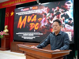 UBND, UB MTTQ xã chiếu miễn phí bộ phim Mưa đỏ