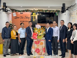 Phường Kim Liên thăm, chúc mừng Hội thánh tin lành Ê-XÊ-CHI-ÊN LƯƠNG ĐỊNH CỦA nhân dịp Giáng sinh năm 2025