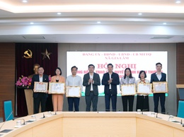 Hội nghị tổng kết công tác năm 2025 của thành phố: Gia Lâm có 7 tập thể, 4 cá nhân được nhận bằng khen