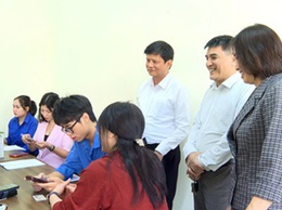 Tuổi trẻ xã Hoài Đức đồng hành cùng nhân dân trong thực hiện thủ tục hành chính công