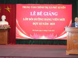 BẾ GIẢNG LỚP BỒI DƯỠNG LÝ LUẬN CHÍNH TRỊ CHO ĐẢNG VIÊN MỚI KẾT NẠP QUÝ IV NĂM 2025