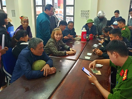 Công an xã Phú Xuyên tập trung triển khai chiến dịch cấp Căn cước cho học sinh và thực hiện cao điểm 60 ngày đêm làm sạch dữ liệu đăng ký xe và giấy phép lái xe trên địa bàn xã.