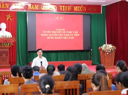 Ban Chấp hành Hội nông dân xã Thượng Phúc tuyên truyền cuộc vận động “Người Việt Nam ưu tiên dùng hàng Việt Nam”