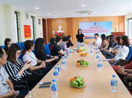 Cán bộ, giáo viên Học viện Ngoại giao tìm hiểu những nét văn hóa tiêu biểu của huyện Quốc Oai