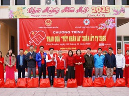 Nhiều hoàn cảnh đặc biệt khó khăn được Hội Chữ thập đỏ huyện Phú Xuyên giúp đỡ 2024