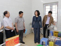 Các địa phương tiếp tục đẩy mạnh tuyên truyền chiến dịch tiêm vắc xin sởi cho người dân