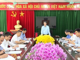 Đồng chí Chủ tịch UBND huyện kiểm tra công tác vi phạm đất đai trên địa bàn huyện
