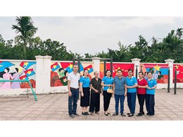 HỘI LHPN XÃ THÁI HÒA KHÁNH THÀNH 12 BỨC TRANH TƯỜNG BÍCH HỌA “ÂM VANG LỊCH SỬ - SẮC MÀU QUÊ HƯƠNG”