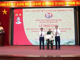 Hoài Đức: 117 đảng viên được tặng Huy hiệu Đảng đợt 19/5/2025