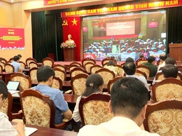 Thành ủy Hà Nội quán triệt, triển khai Kế hoạch tổ chức Đại hội đảng bộ các cấp tiến tới Đại hội đại biểu Đảng bộ thành phố Hà Nội lần thứ XVIII nhiệm kỳ 2025-2030 và Hướng dẫn sắp xếp cán bộ khi sắp xếp, tổ chức lại ĐVHC